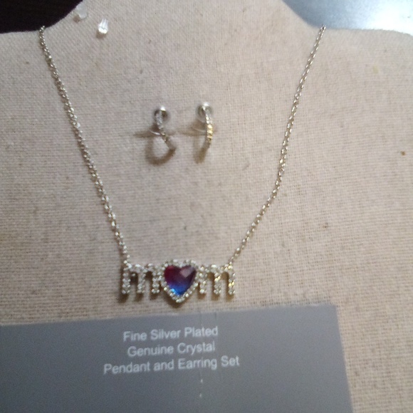 $14 New Mom Necklace - Picture 2 of 2